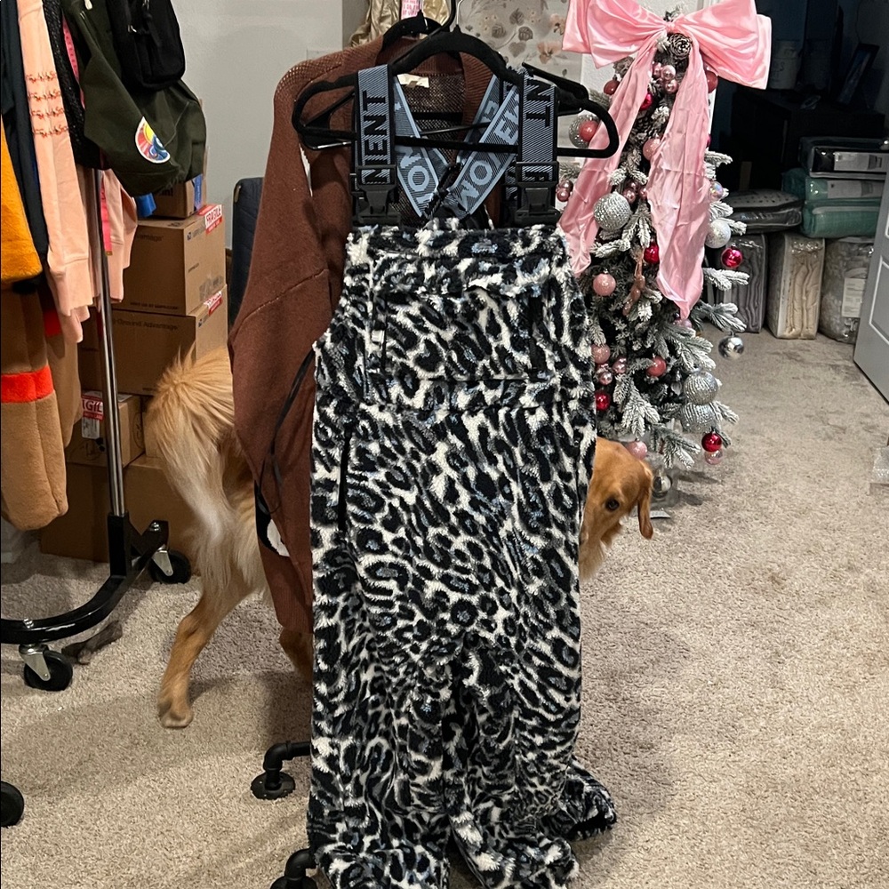 Free People Hit The Slopes Salopette, LEOPARD Various Sizes NWT - Picture 5 of 6